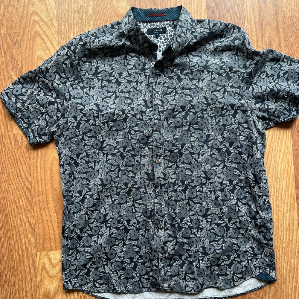 Ted Baker silky style short sleeve button down floral design